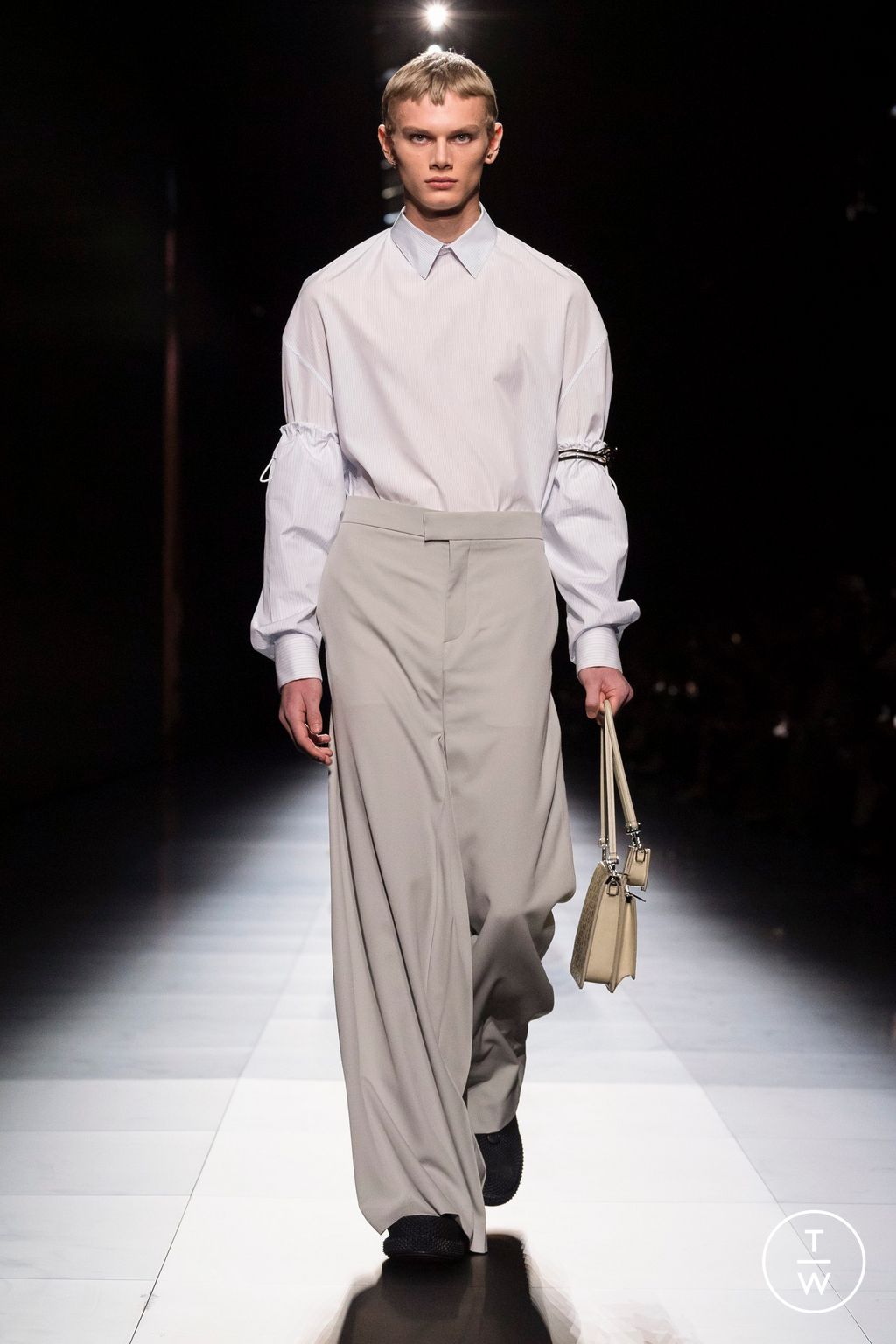 Fashion Week Paris Fall/Winter 2023 look 17 de la collection Dior Men menswear