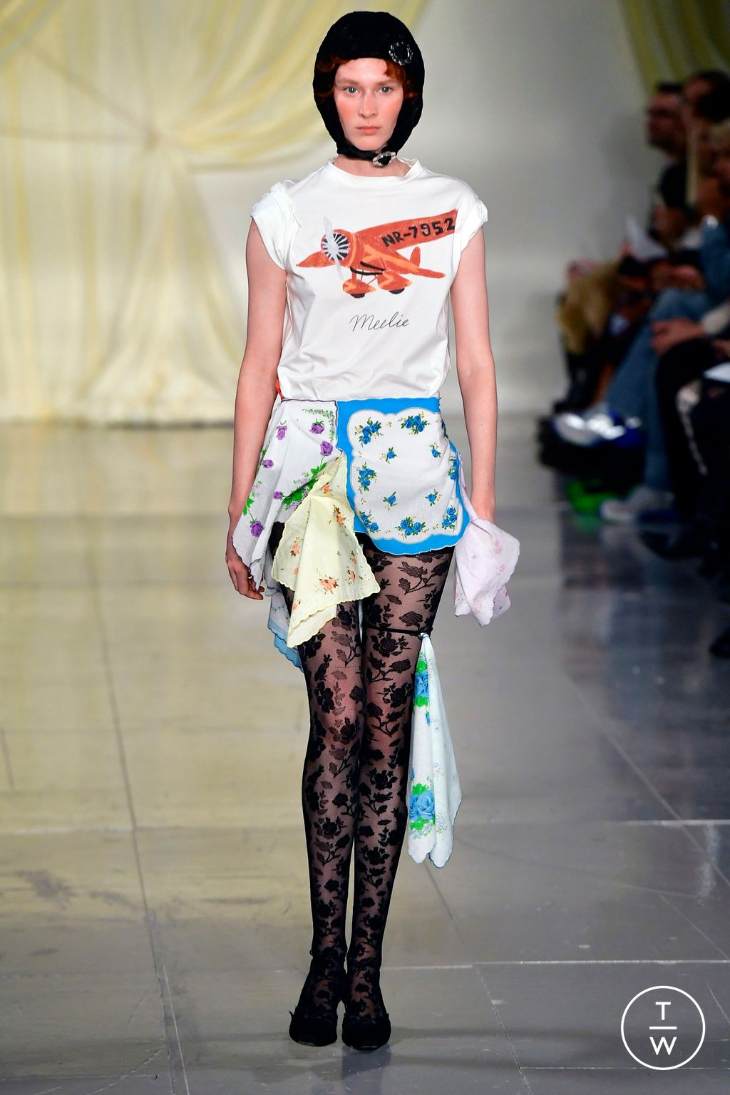 Fashion Week London Spring/Summer 2023 look 22 from the Yuhan Wang collection womenswear