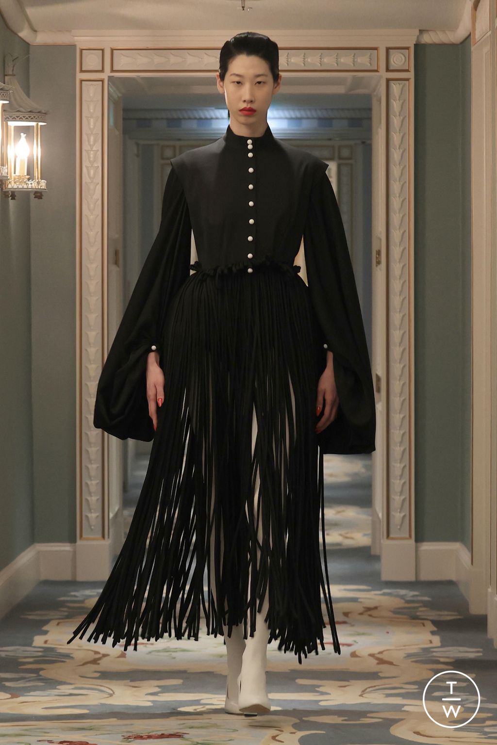 Fashion Week London Fall/Winter 2025 look 24 from the Edeline Lee collection 女装