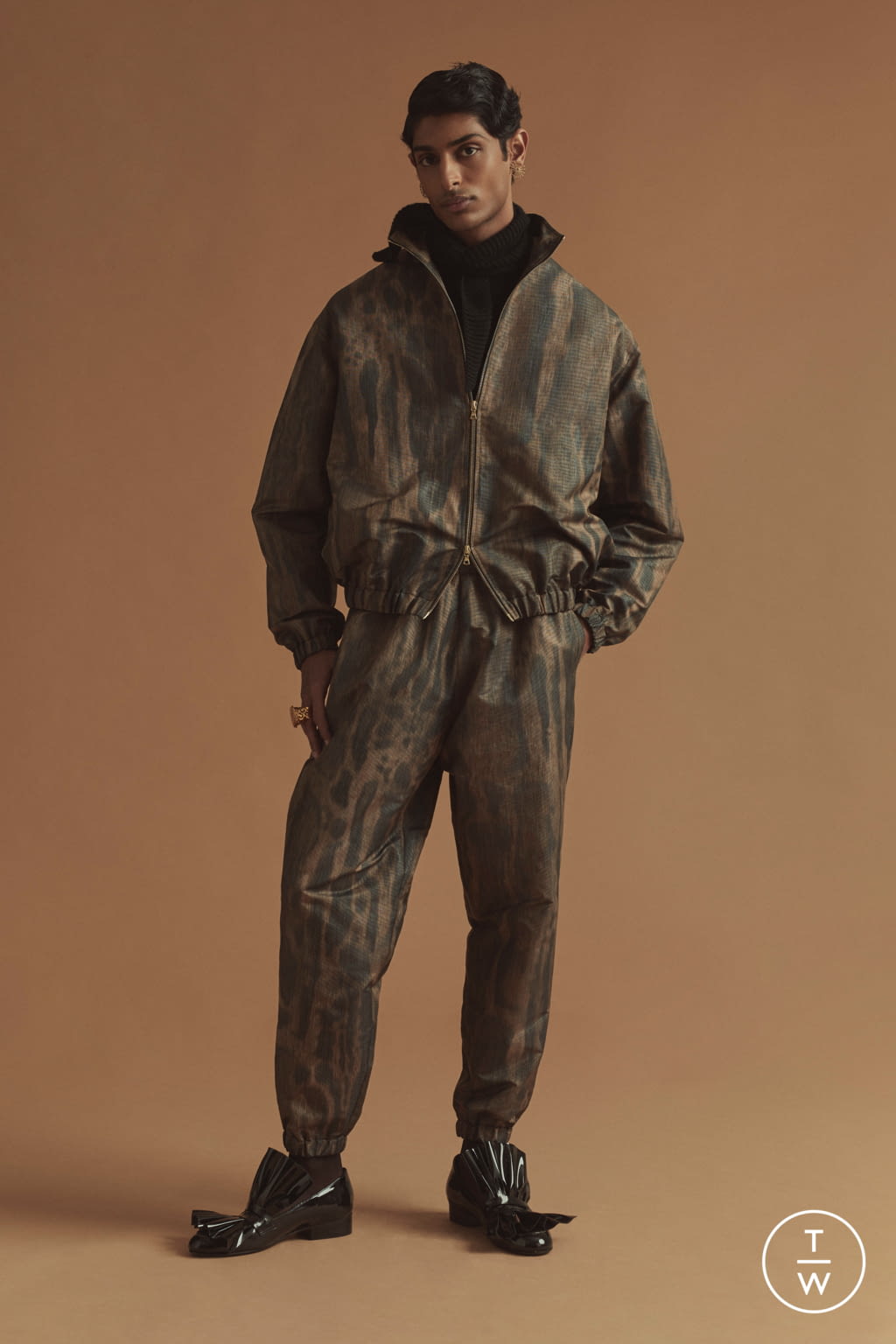 Fashion Week London Fall/Winter 2021 look 6 from the EDWARD CRUTCHLEY collection womenswear