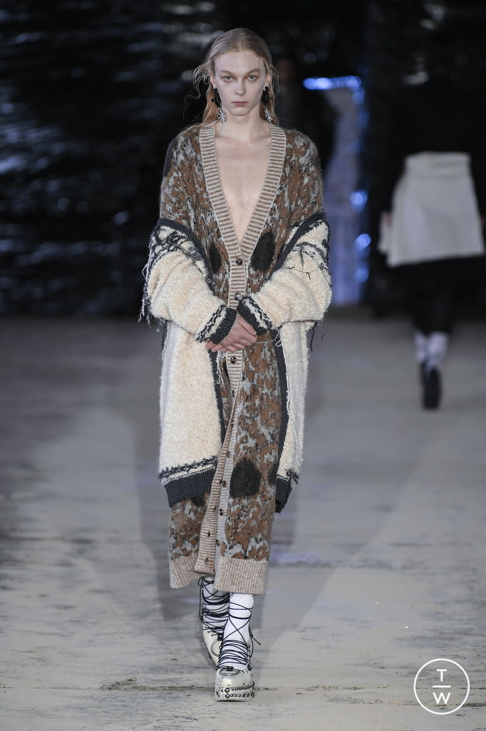 Fashion Week London Fall/Winter 2022 look 4 from the EDWARD CRUTCHLEY collection womenswear