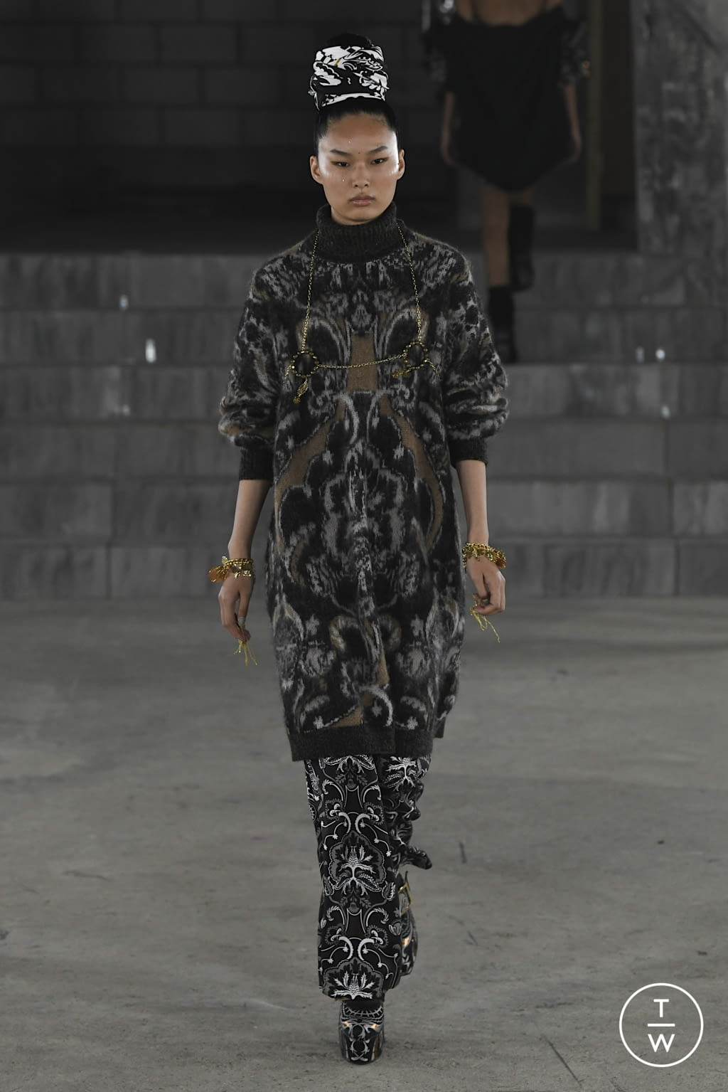 Fashion Week London Spring/Summer 2022 look 4 from the EDWARD CRUTCHLEY collection womenswear