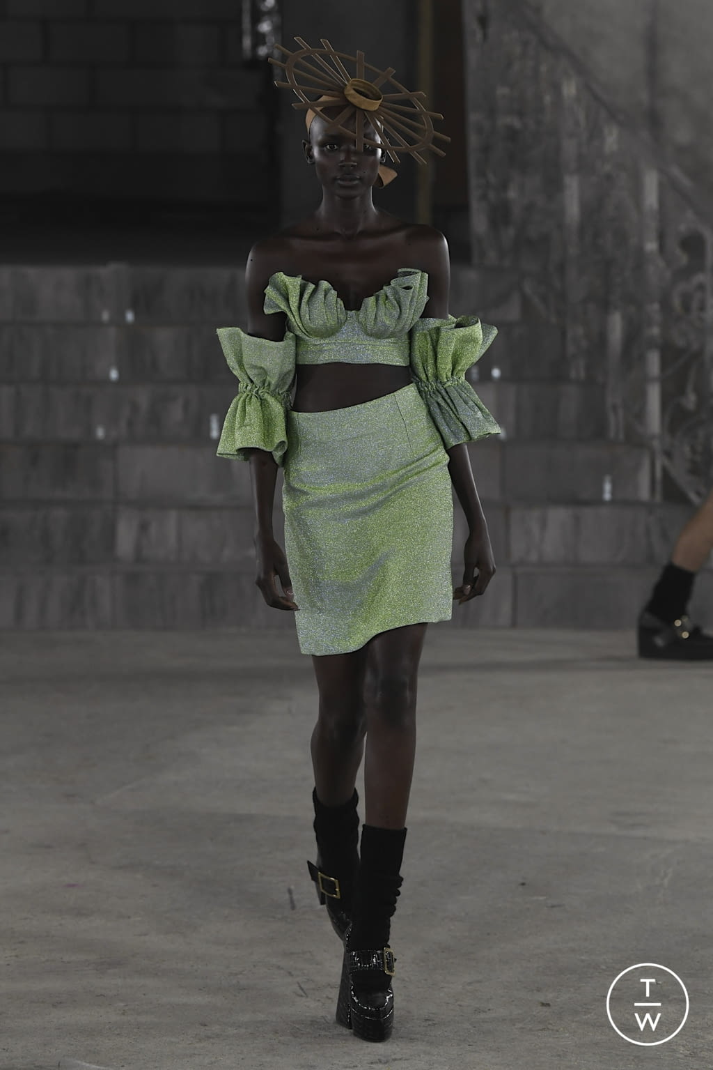 Fashion Week London Spring/Summer 2022 look 10 from the EDWARD CRUTCHLEY collection womenswear