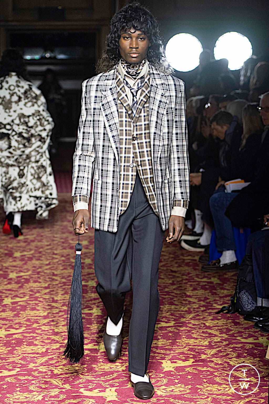 Fashion Week London Fall/Winter 2020 look 3 from the EDWARD CRUTCHLEY collection menswear