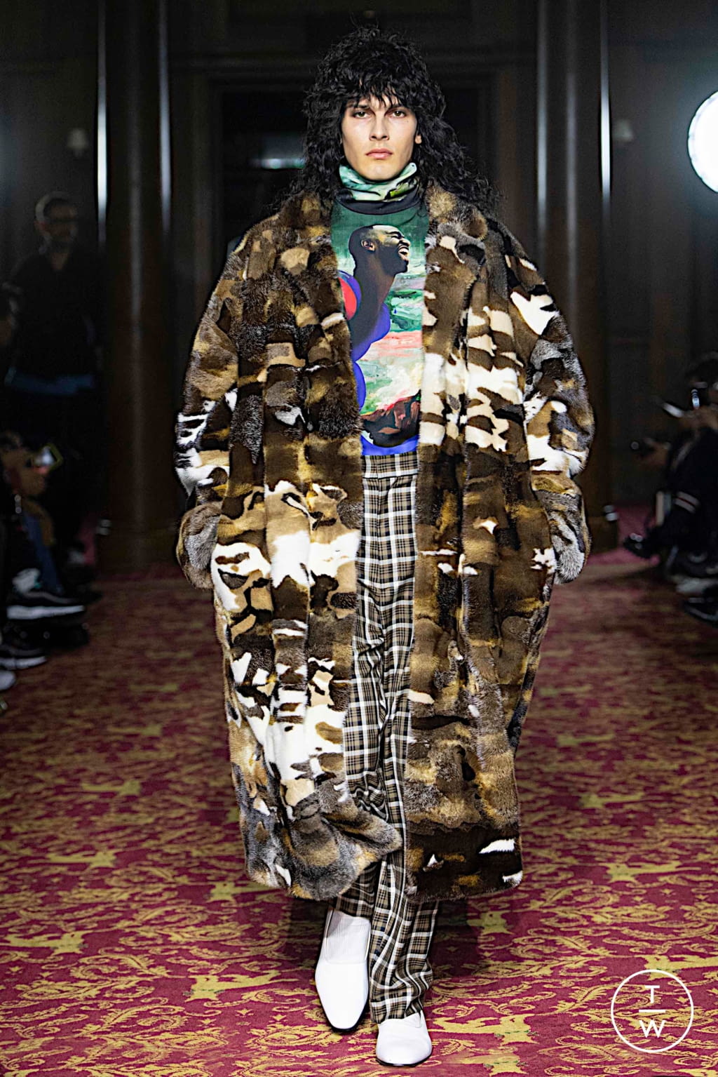 Fashion Week London Fall/Winter 2020 look 4 from the EDWARD CRUTCHLEY collection 男装