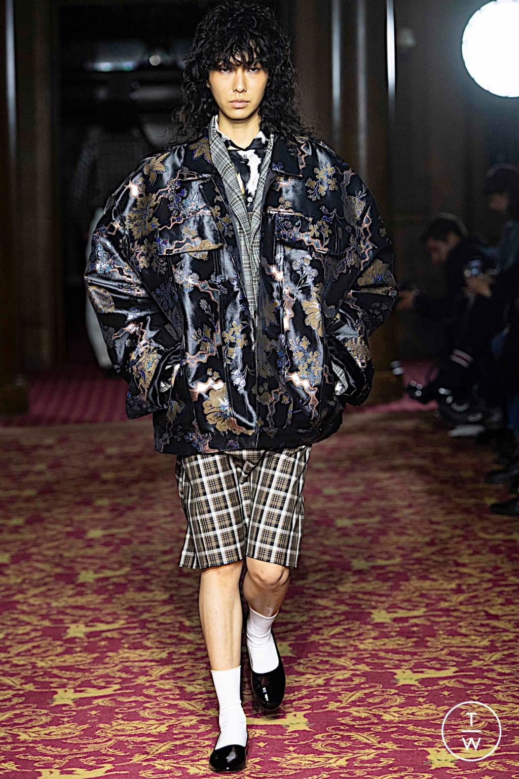Fashion Week London Fall/Winter 2020 look 19 from the EDWARD CRUTCHLEY collection menswear