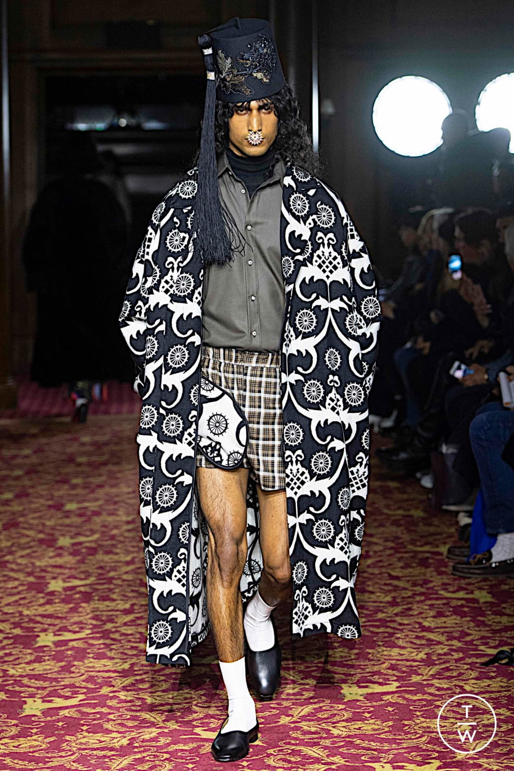 Fashion Week London Fall/Winter 2020 look 22 de la collection EDWARD CRUTCHLEY menswear