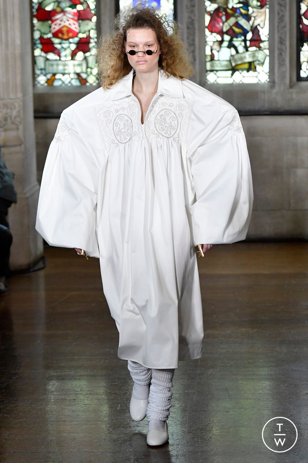 Fashion Week London Fall/Winter 2024 look 1 from the EDWARD CRUTCHLEY collection womenswear