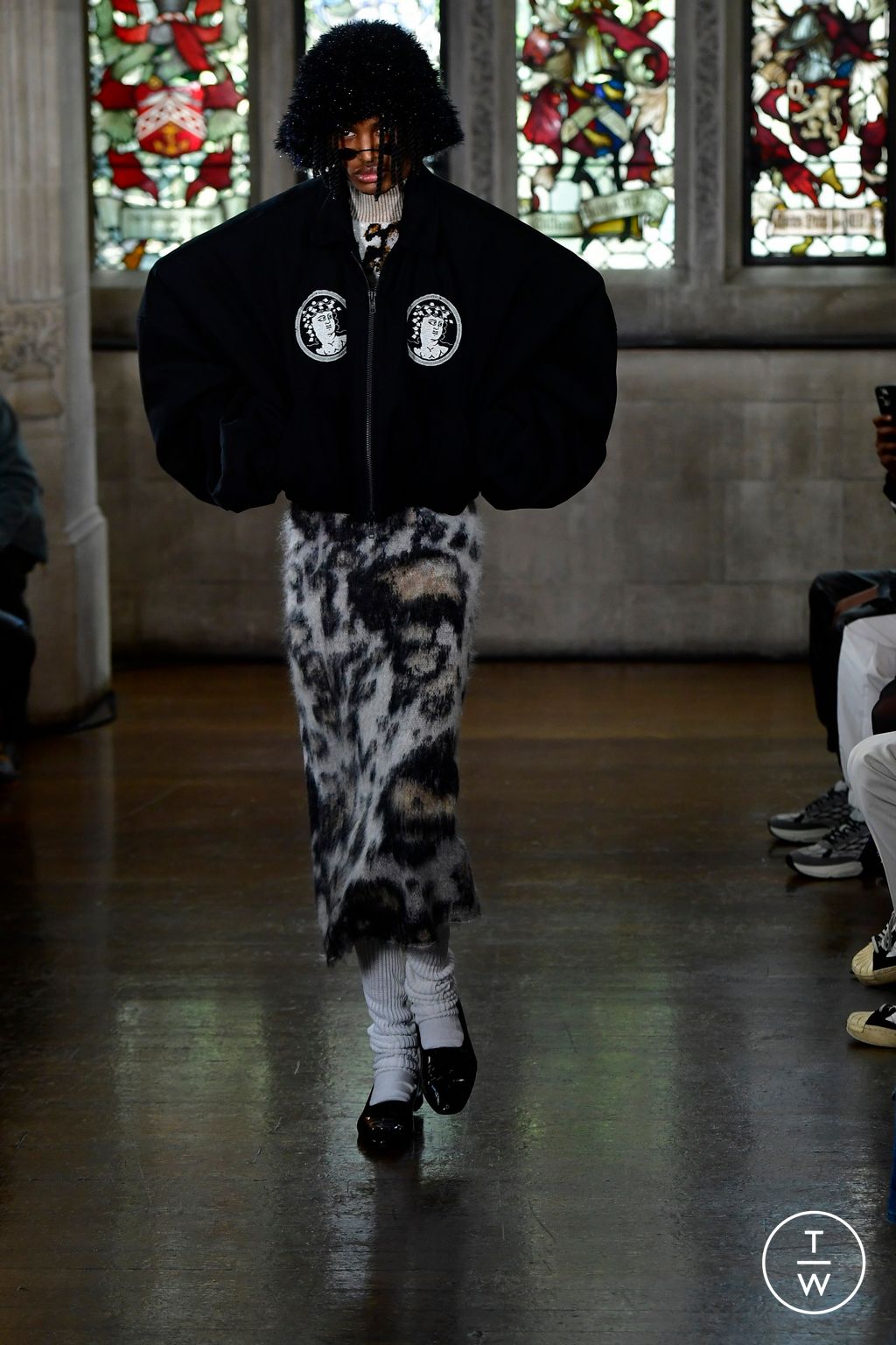 Fashion Week London Fall/Winter 2024 look 3 from the EDWARD CRUTCHLEY collection womenswear