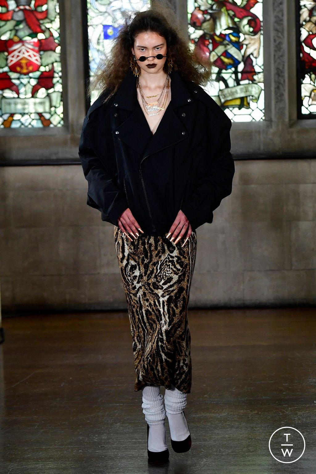 Fashion Week London Fall/Winter 2024 look 10 from the EDWARD CRUTCHLEY collection 女装