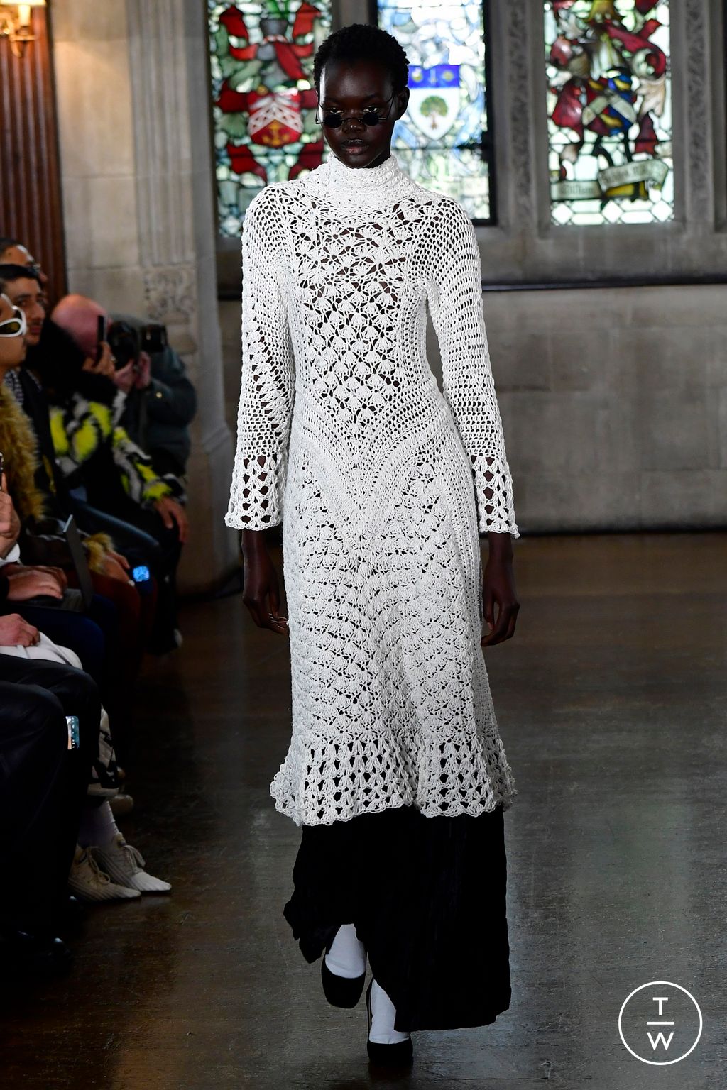 Fashion Week London Fall/Winter 2024 look 14 from the EDWARD CRUTCHLEY collection 女装