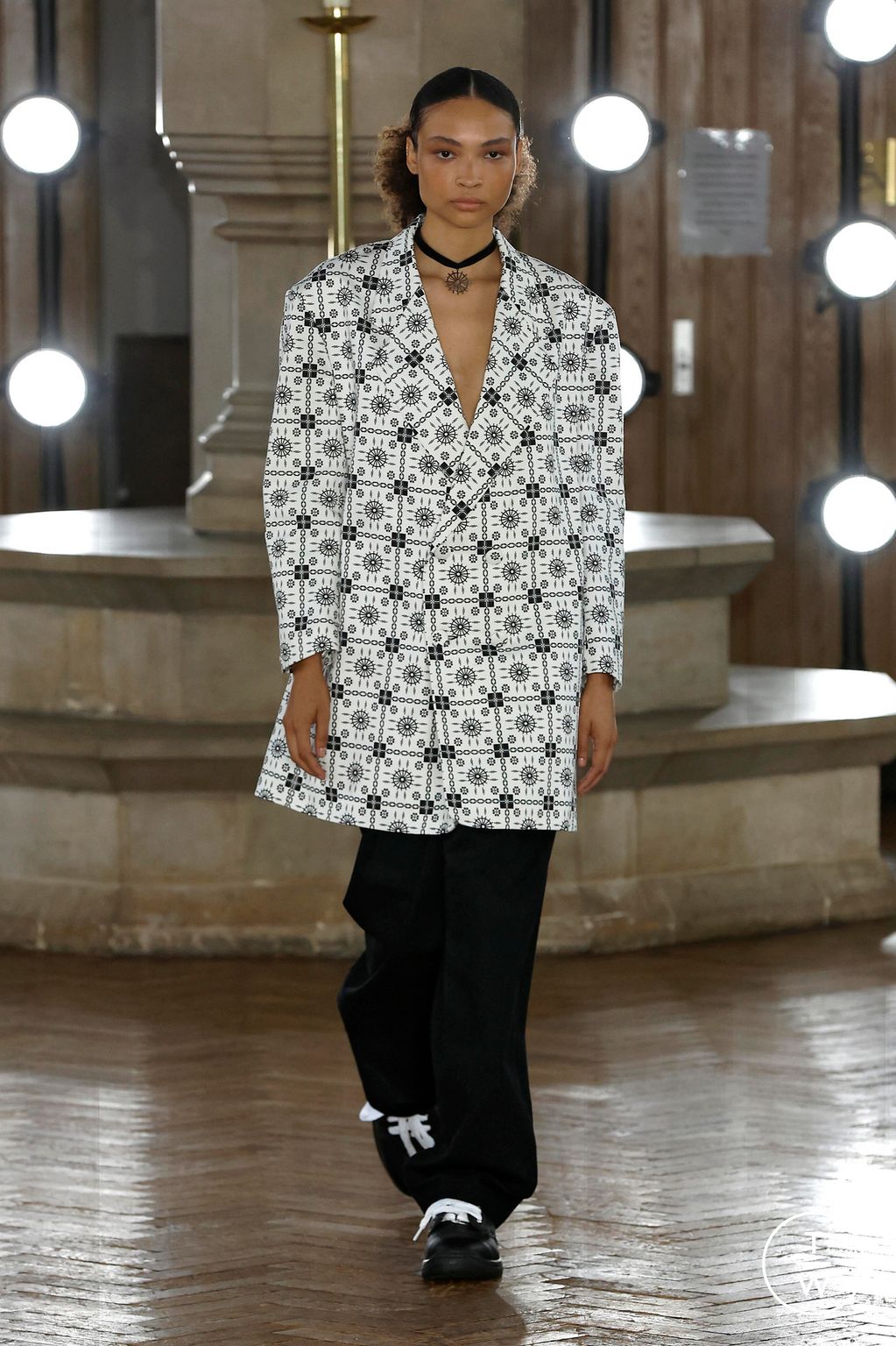 Fashion Week London Spring/Summer 2024 look 10 from the EDWARD CRUTCHLEY collection womenswear