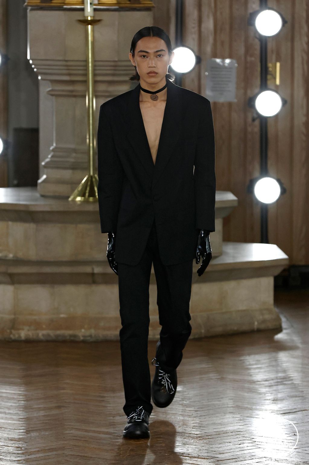 Fashion Week London Spring/Summer 2024 look 11 from the EDWARD CRUTCHLEY collection womenswear