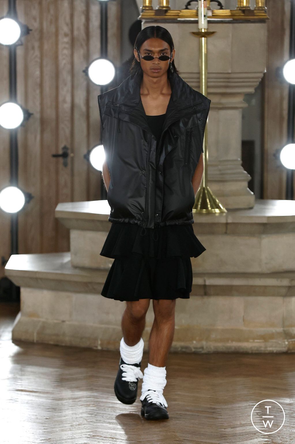 Fashion Week London Spring/Summer 2024 look 14 from the EDWARD CRUTCHLEY collection womenswear