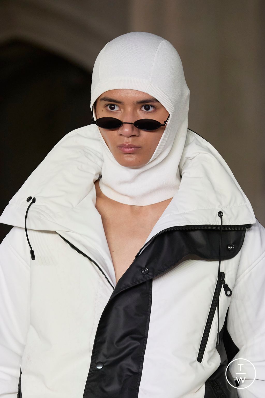 Fashion Week London Spring/Summer 2024 look 25 from the EDWARD CRUTCHLEY collection womenswear accessories