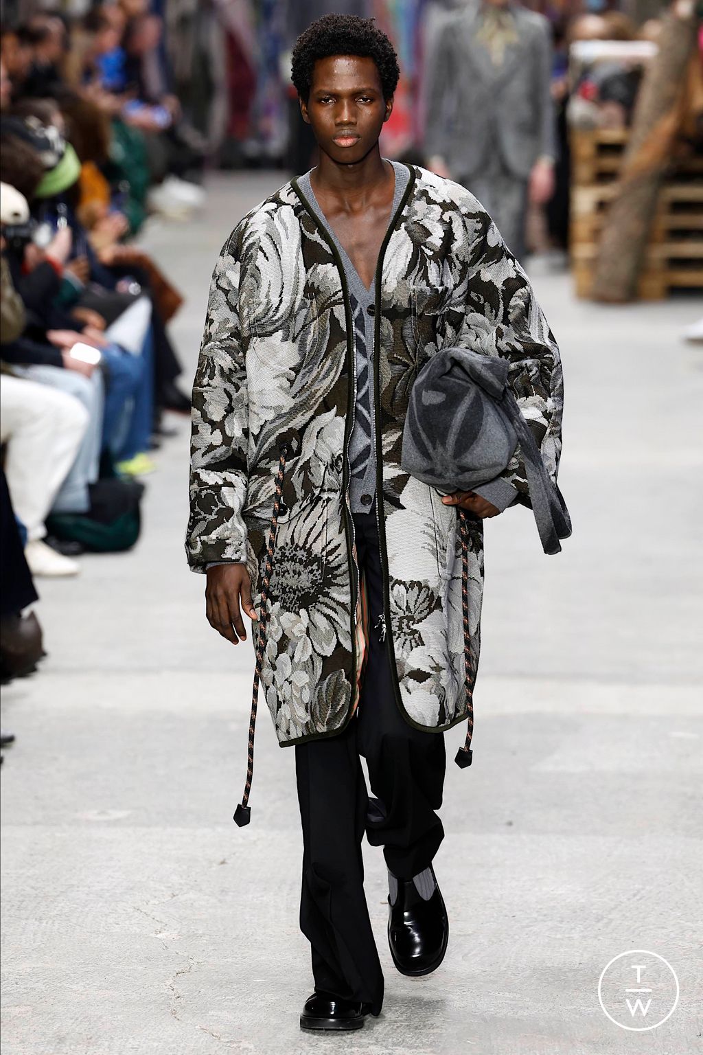 Fashion Week Milan Fall/Winter 2023 look 23 de la collection Etro menswear