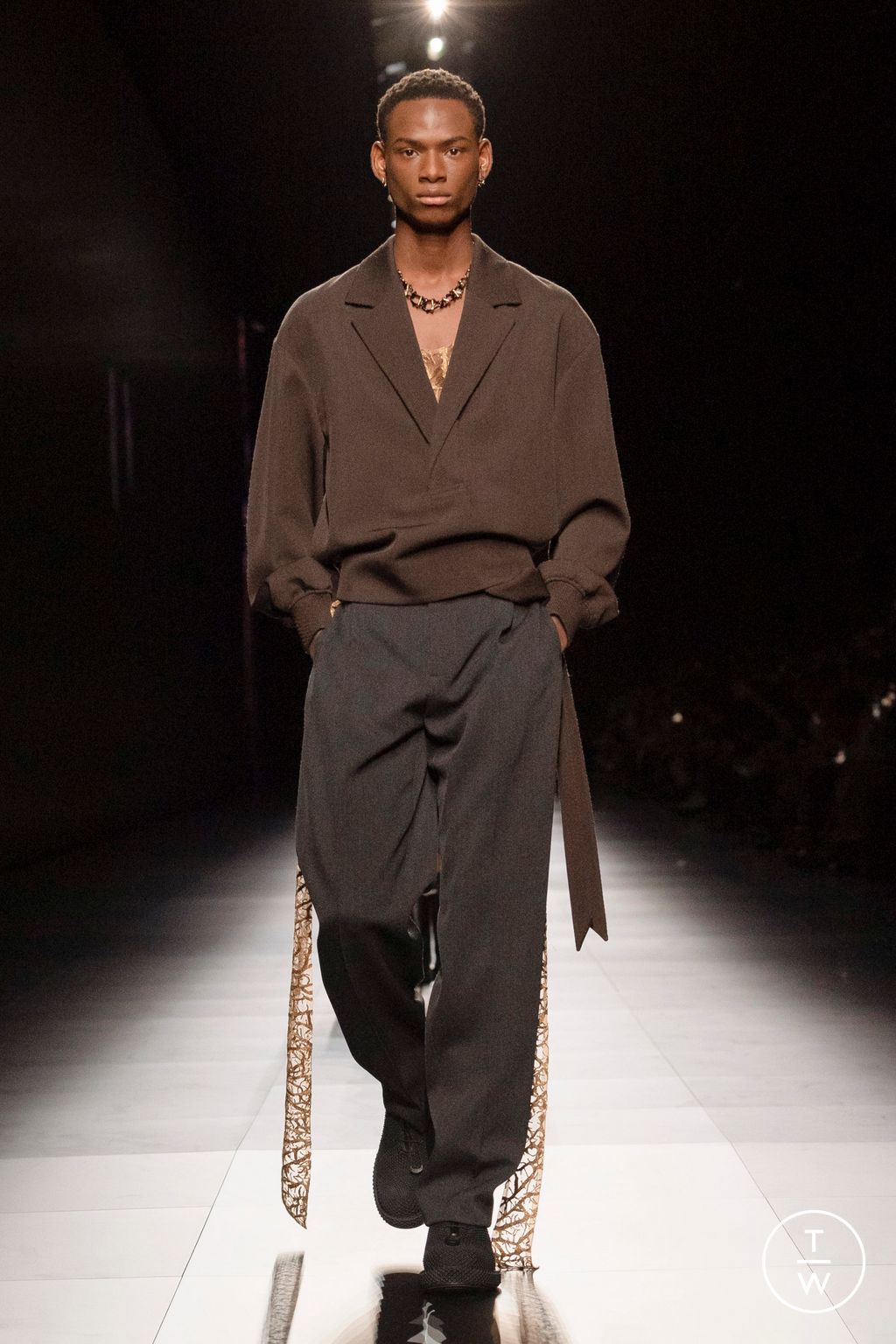 Fashion Week Paris Fall/Winter 2023 look 44 from the Dior Men collection menswear