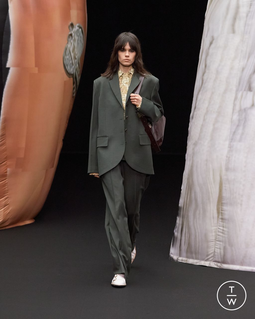 Fashion Week Paris Fall/Winter 2023 look 10 from the EENK collection womenswear