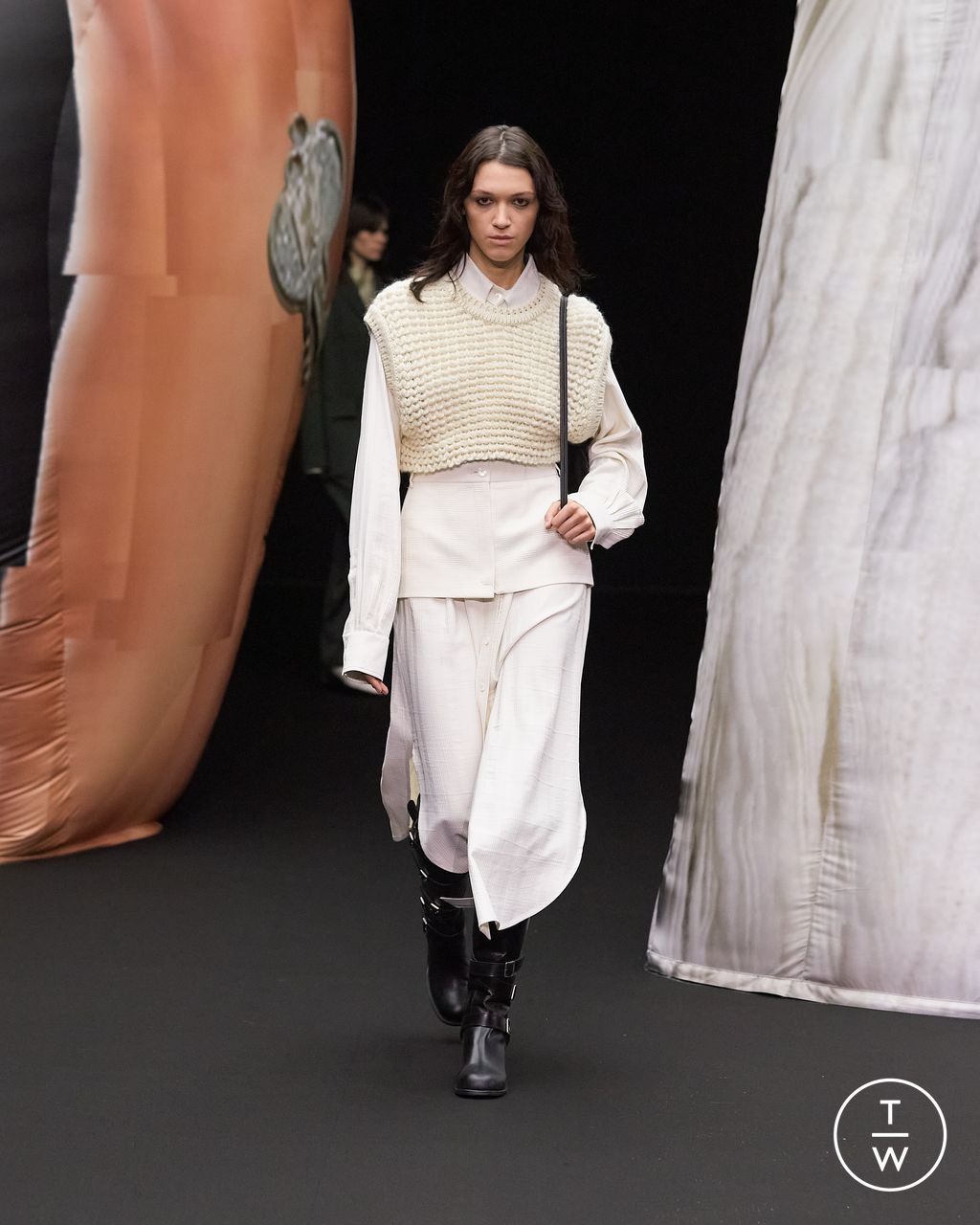 Fashion Week Paris Fall/Winter 2023 look 11 from the EENK collection womenswear
