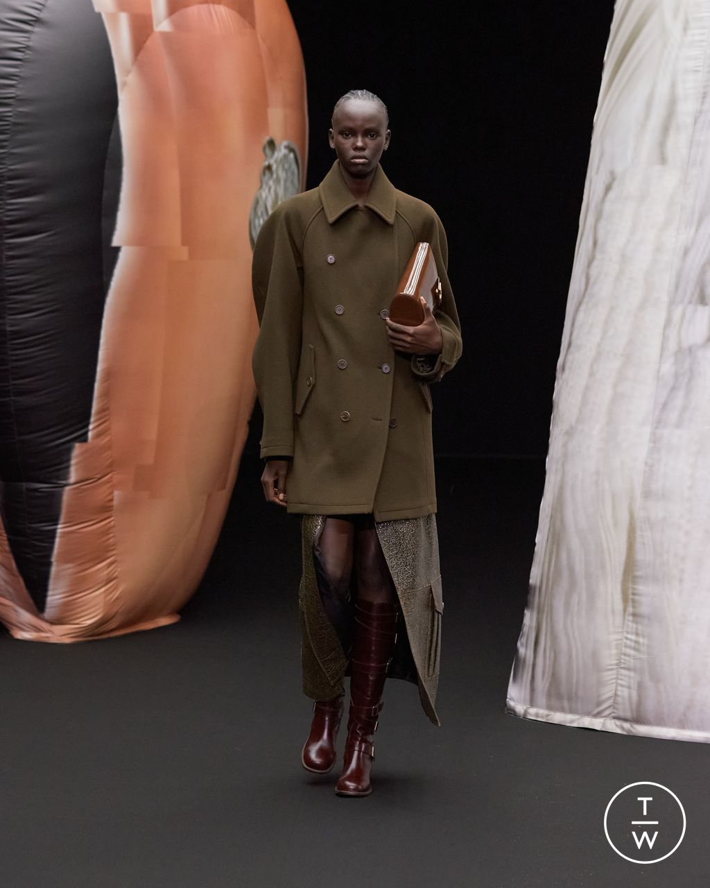 Fashion Week Paris Fall/Winter 2023 look 14 from the EENK collection womenswear