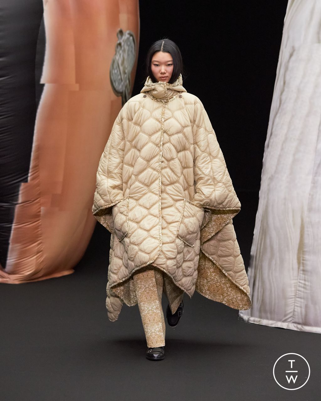 Fashion Week Paris Fall/Winter 2023 look 15 from the EENK collection womenswear