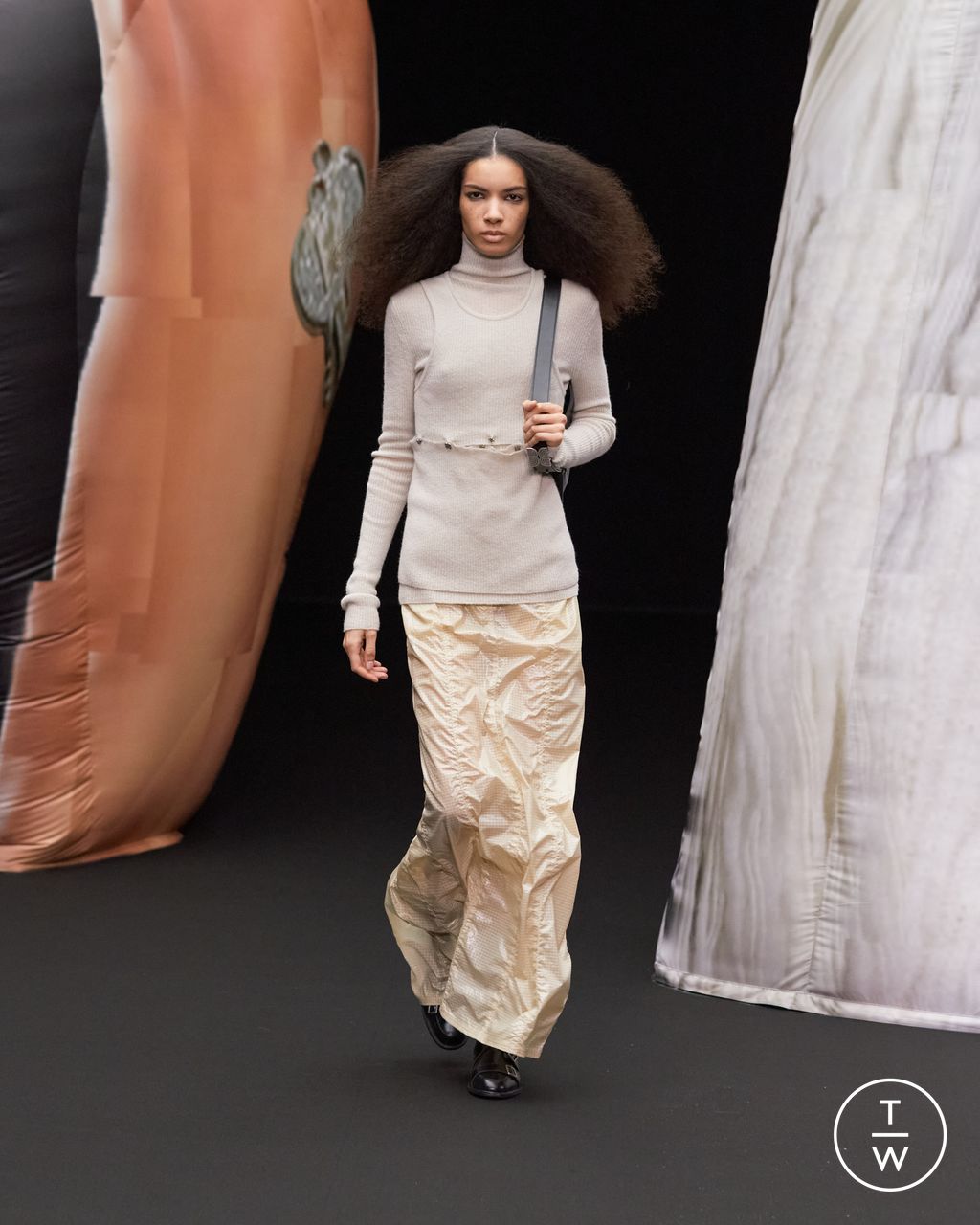 Fashion Week Paris Fall/Winter 2023 look 16 de la collection EENK womenswear