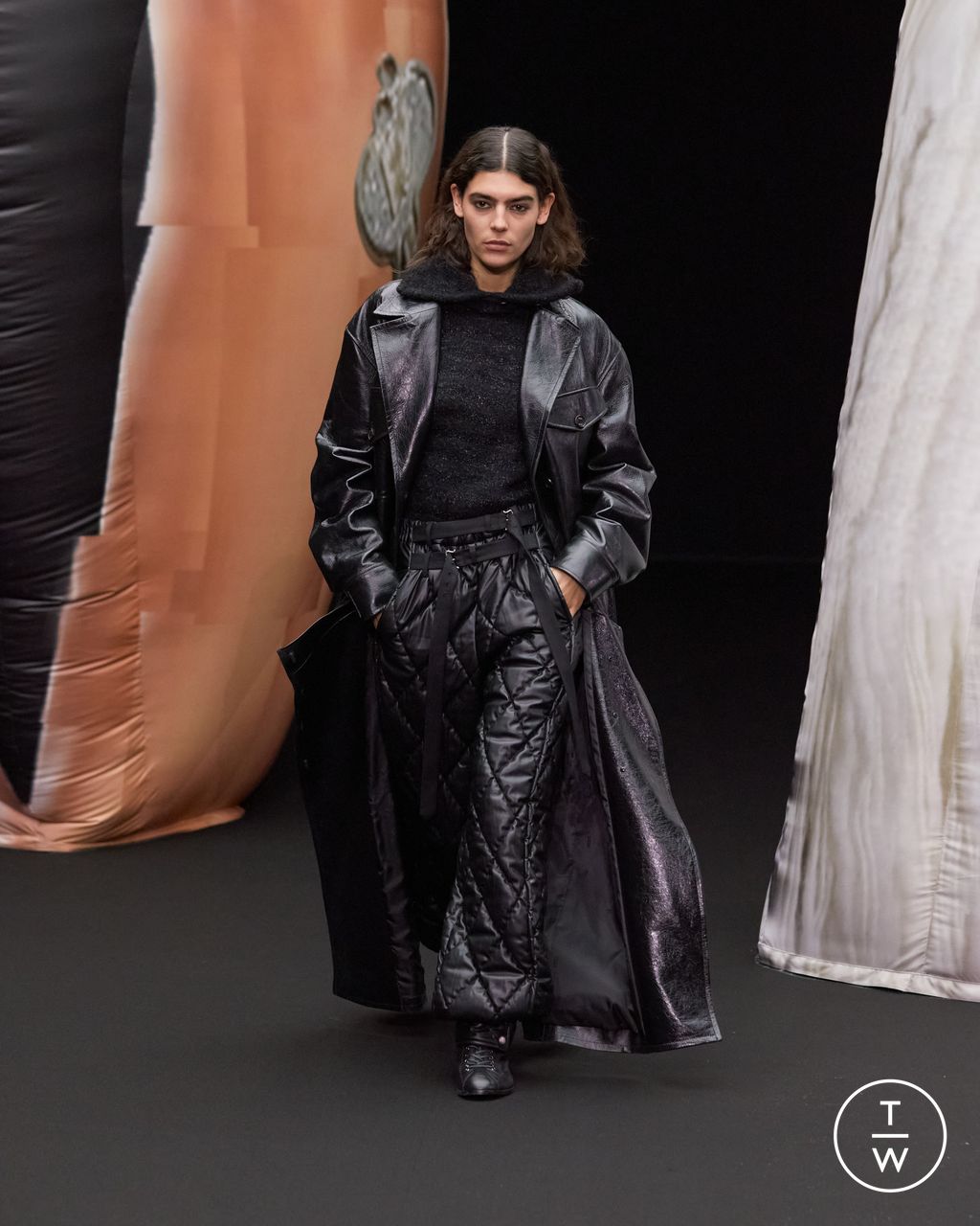 Fashion Week Paris Fall/Winter 2023 look 19 from the EENK collection womenswear