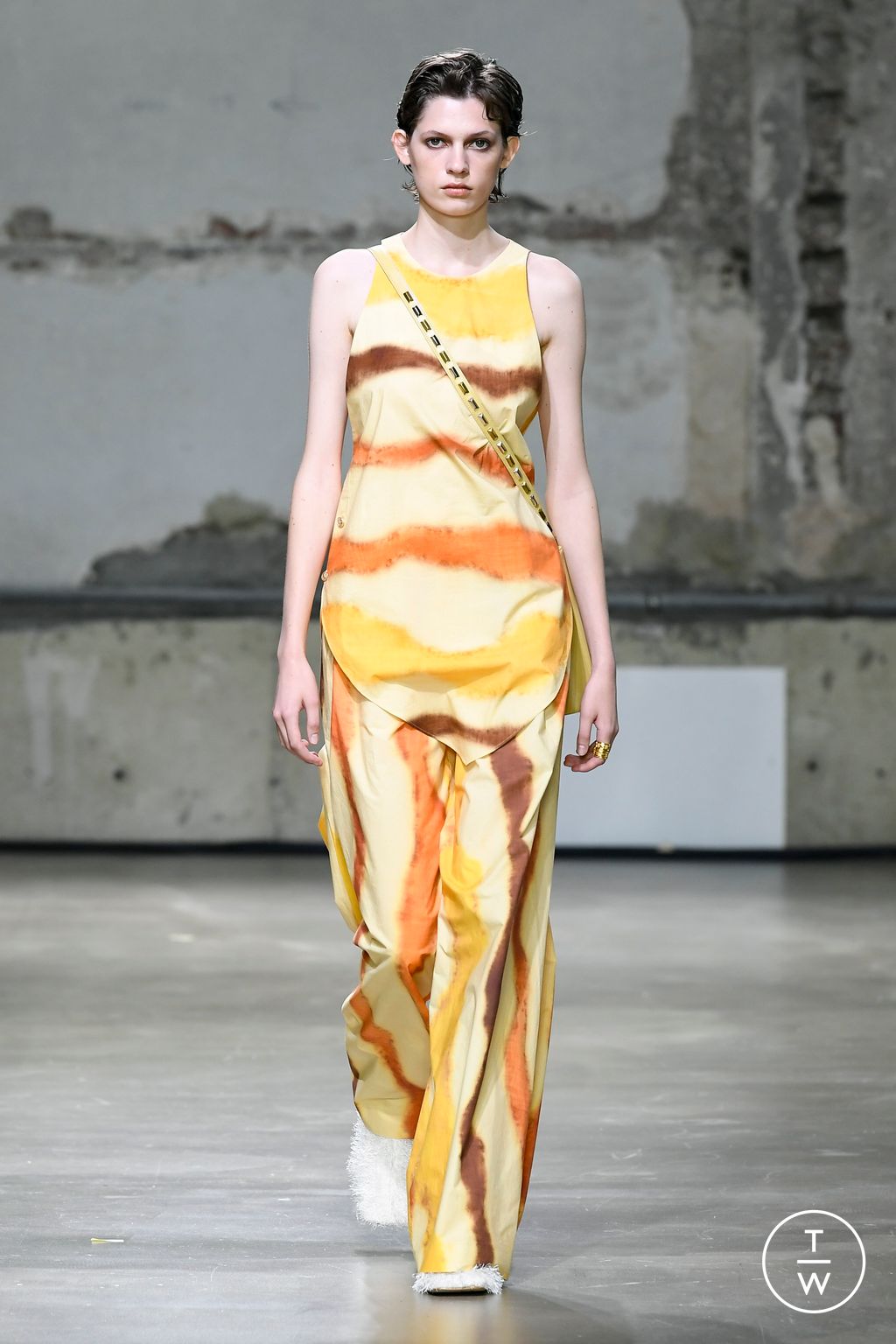 Fashion Week Paris Spring/Summer 2023 look 3 from the EENK collection womenswear