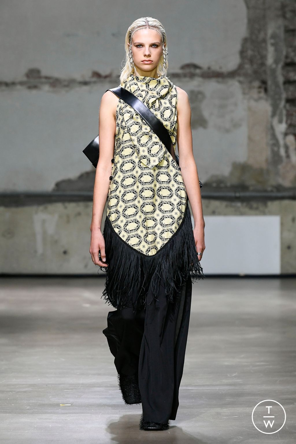 Fashion Week Paris Spring/Summer 2023 look 28 from the EENK collection 女装