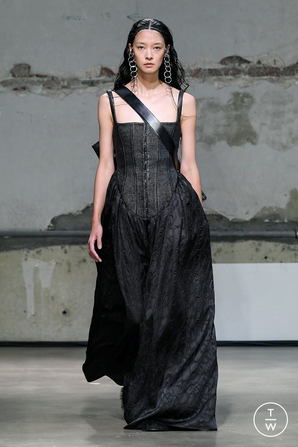 Fashion Week Paris Spring/Summer 2023 look 32 from the EENK collection 女装