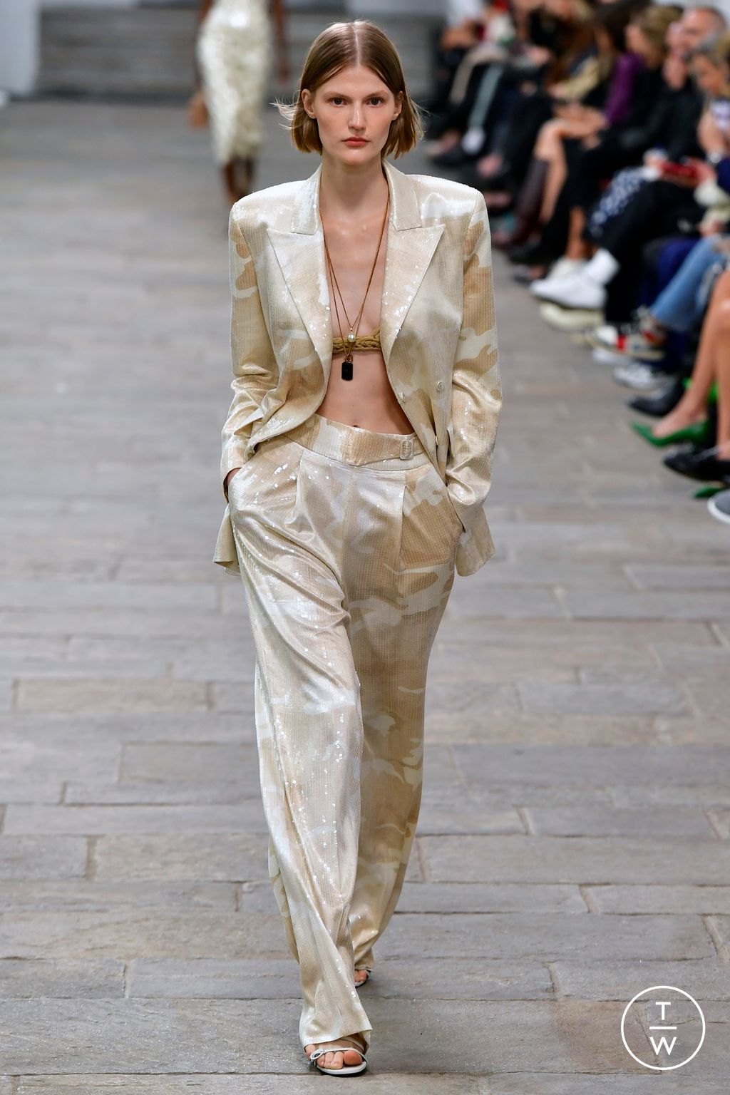 Fashion Week Milan Spring/Summer 2023 look 36 from the Ermanno Scervino collection 女装