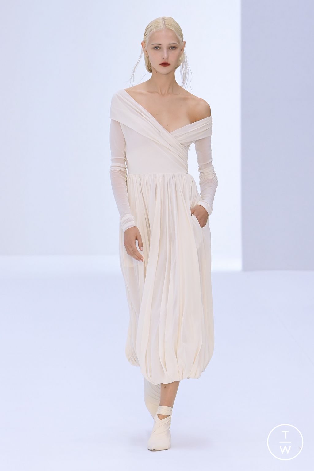 Fashion Week Milan Spring/Summer 2023 look 28 from the Philosophy di Lorenzo Serafini collection womenswear