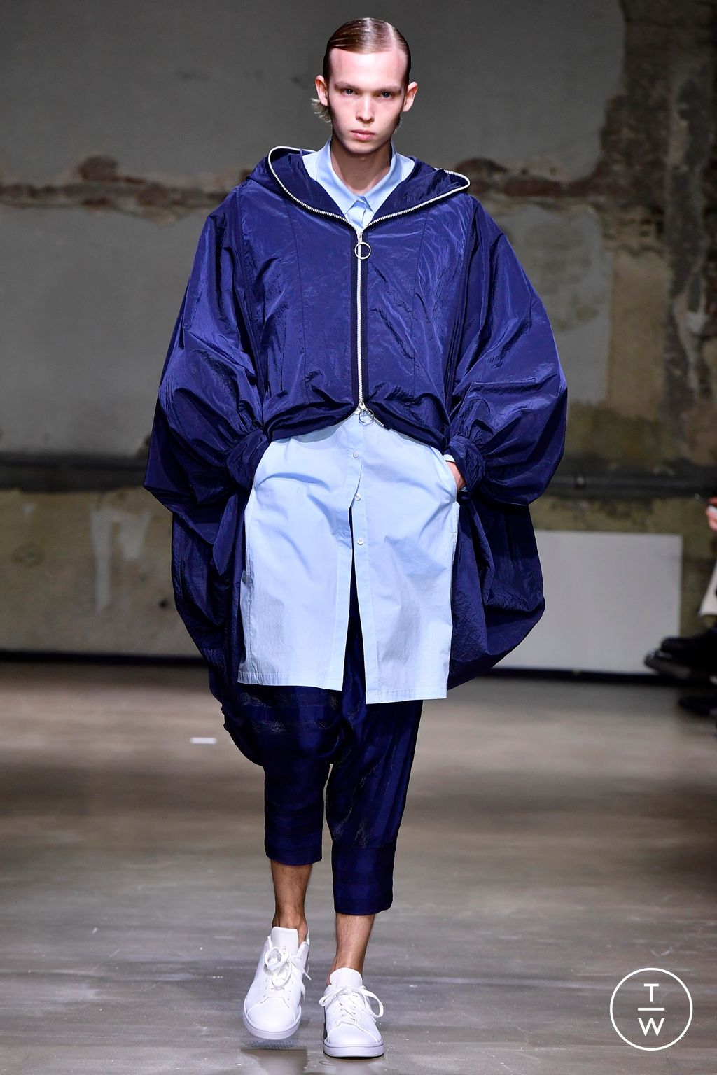 Fashion Week Paris Spring/Summer 2023 look 25 from the Dawei collection womenswear