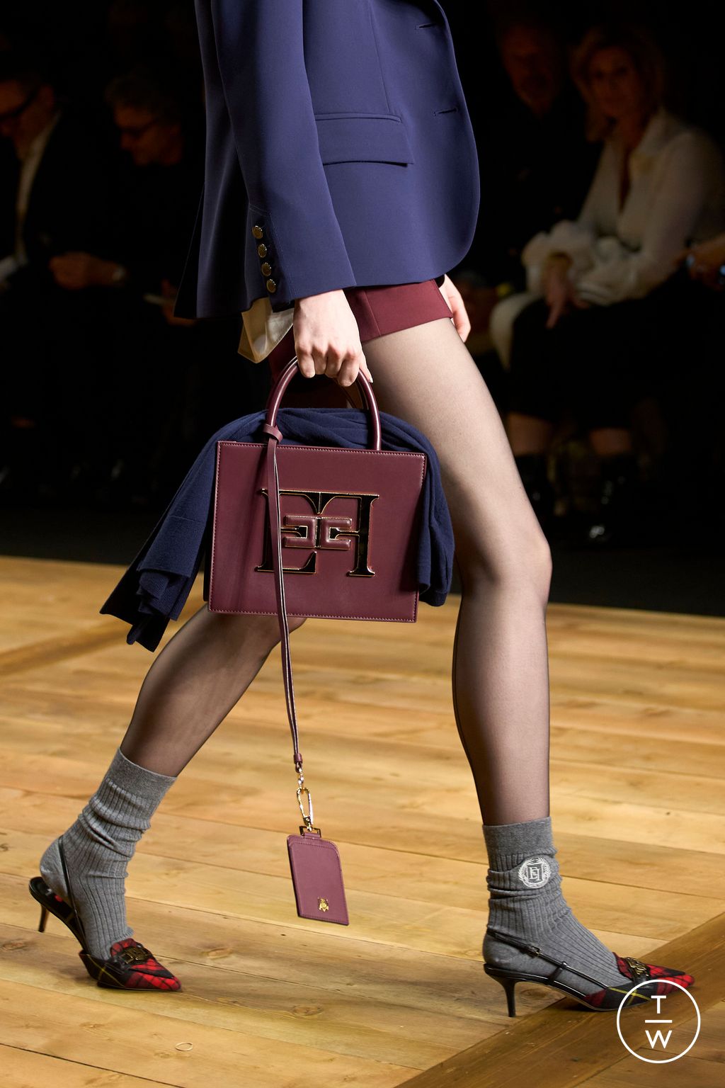 Fashion Week Milan Fall/Winter 2024 look 3 de la collection Elisabetta Franchi womenswear accessories
