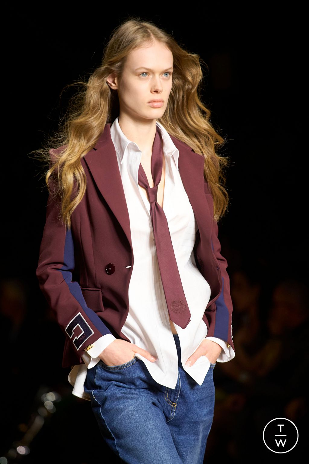 Fashion Week Milan Fall/Winter 2024 look 34 de la collection Elisabetta Franchi womenswear accessories