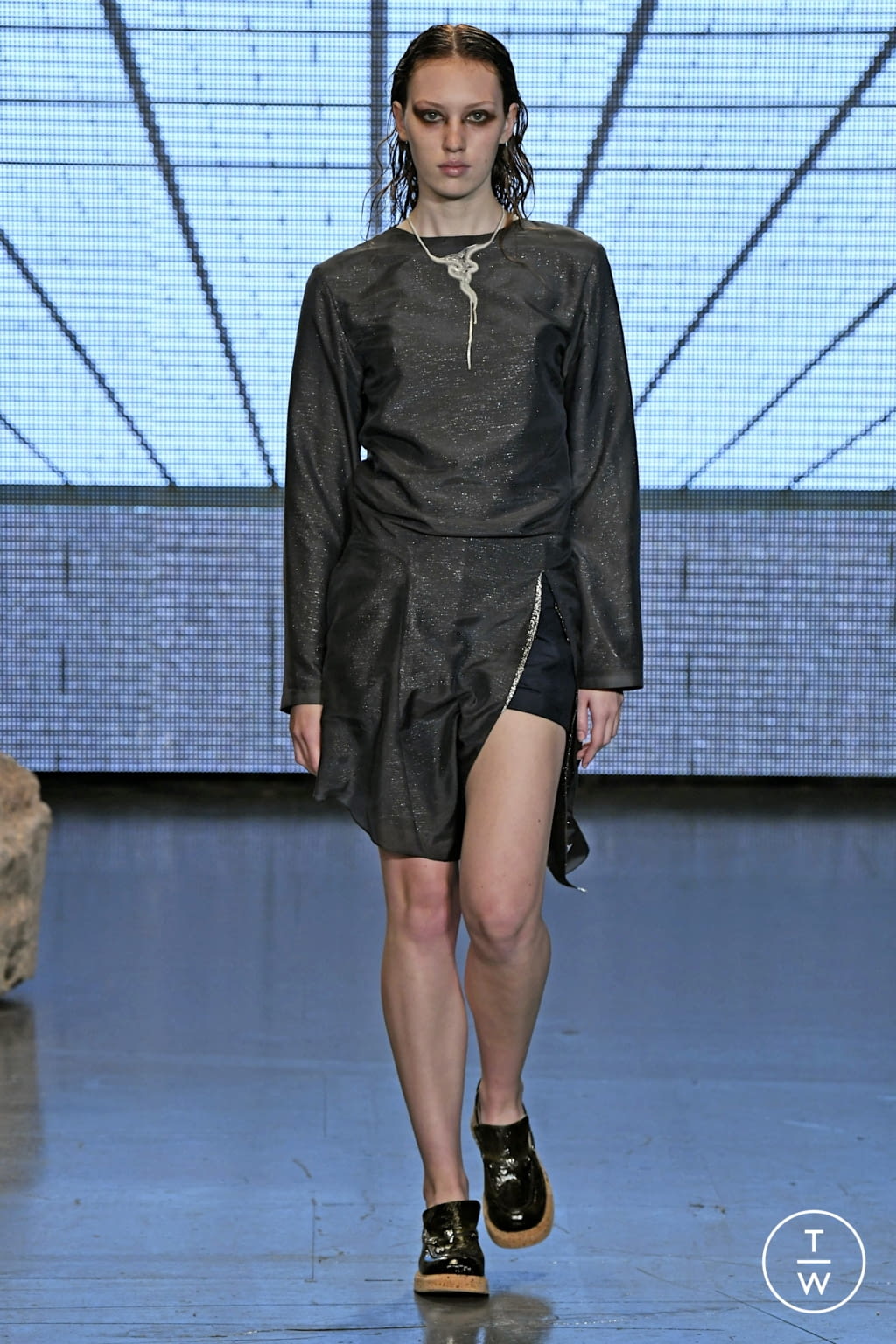 Fashion Week London Spring/Summer 2022 look 9 de la collection Eftychia womenswear