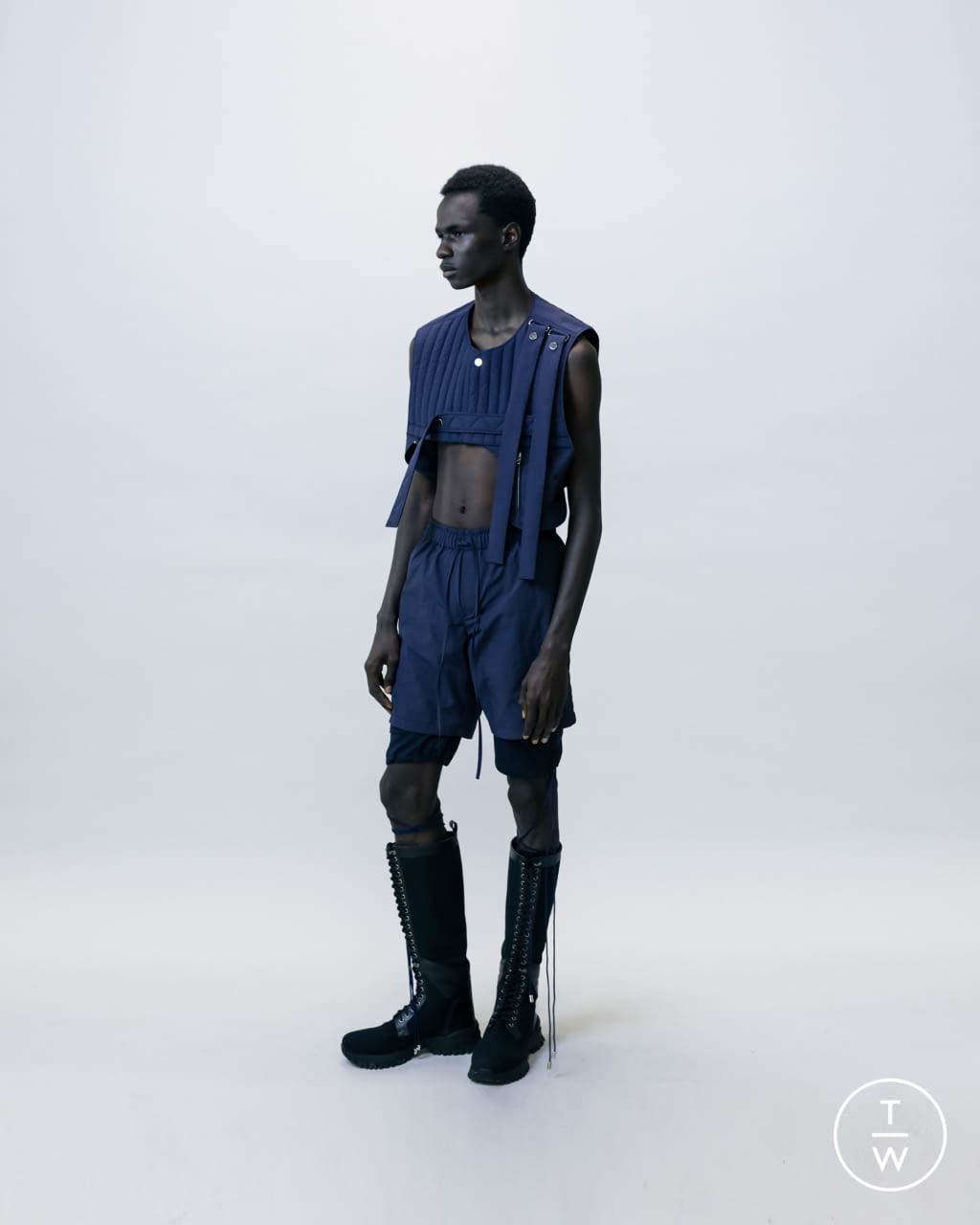 Fashion Week Paris Spring/Summer 2021 look 14 from the EGONlab collection 男装