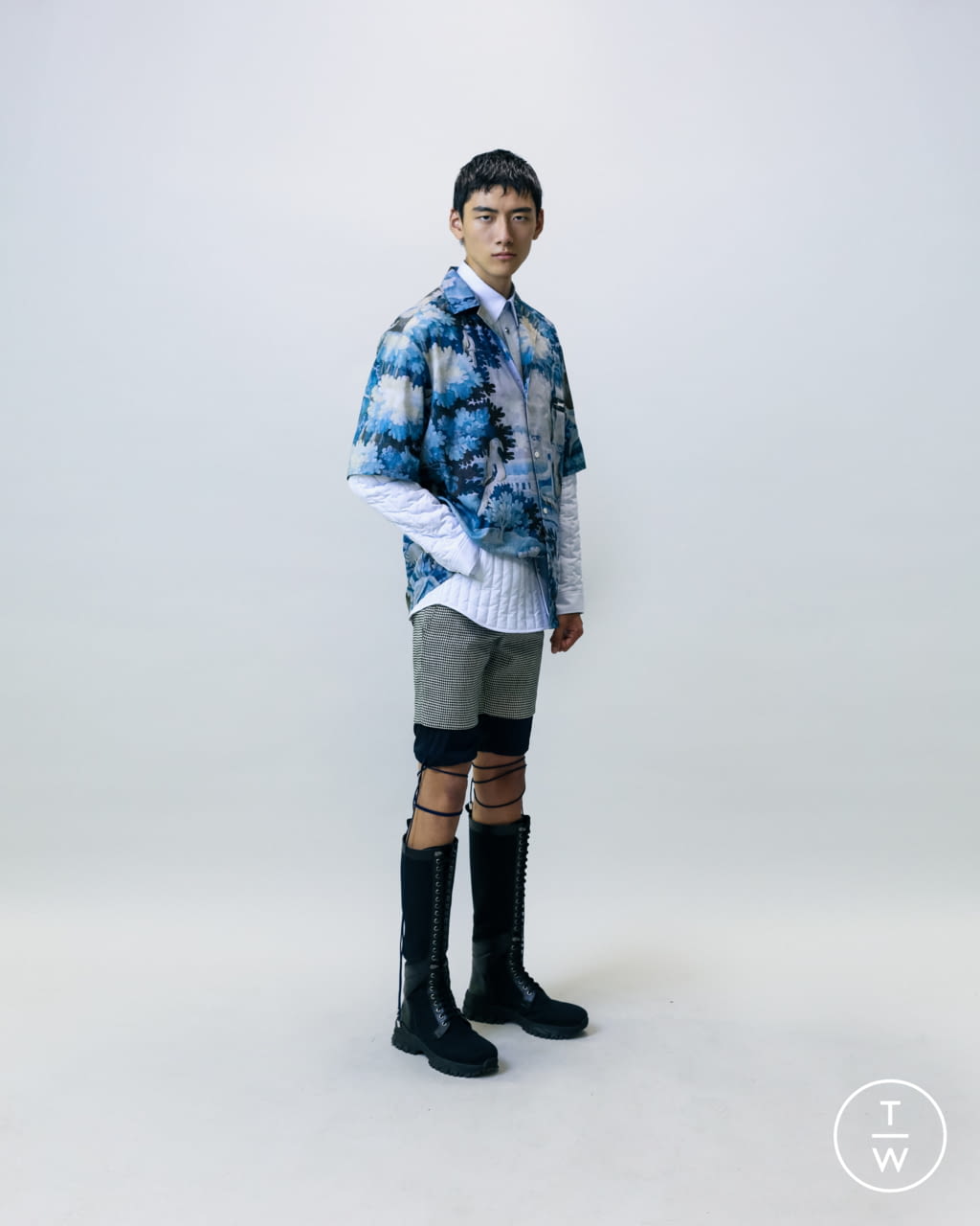 Fashion Week Paris Spring/Summer 2021 look 23 from the EGONlab collection 男装