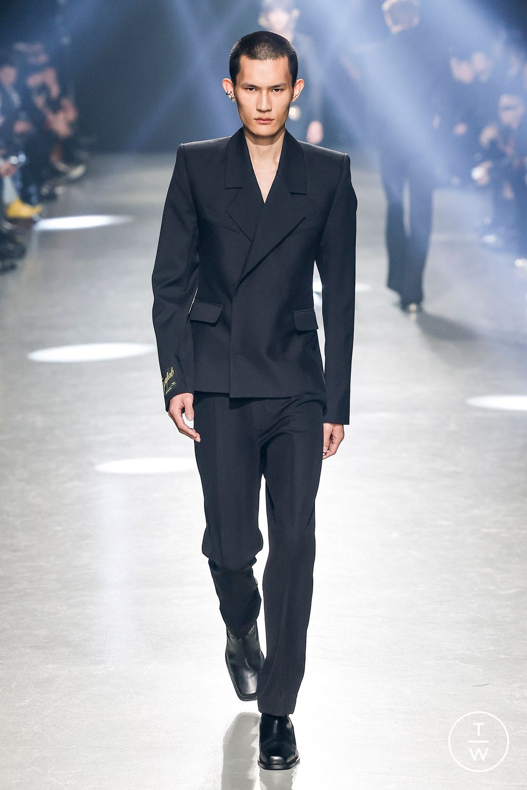 Fashion Week Paris Fall/Winter 2024 look 6 from the EGONlab collection menswear