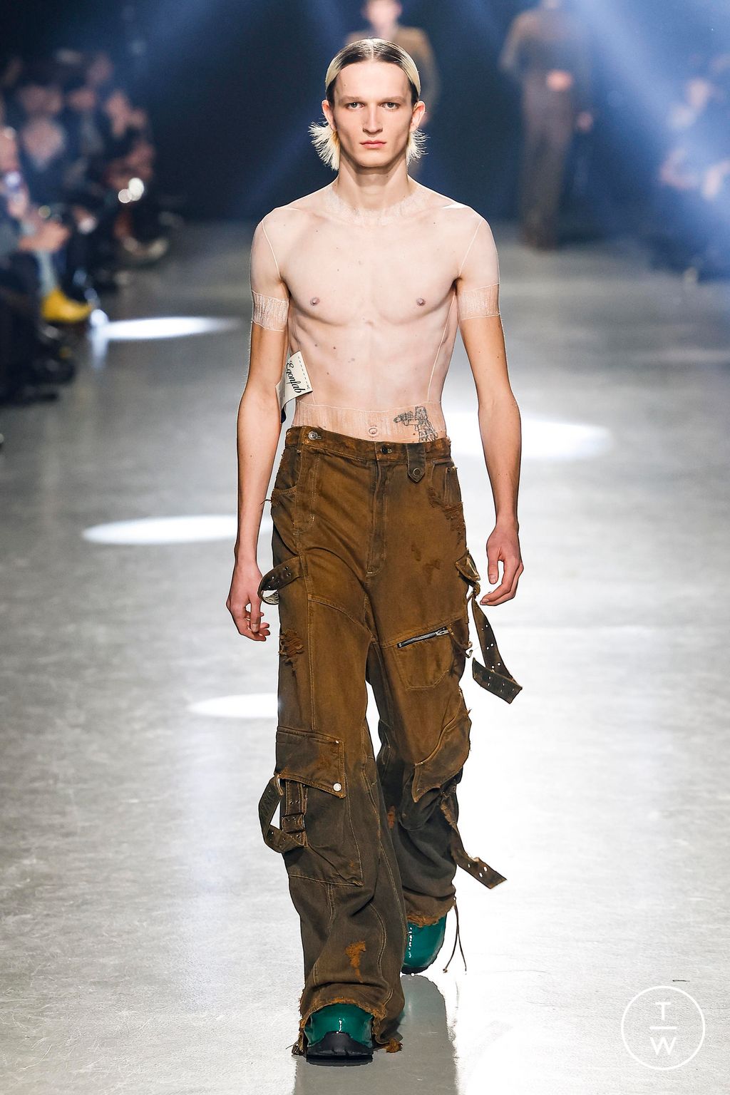 Fashion Week Paris Fall/Winter 2024 look 28 from the EGONlab collection 男装