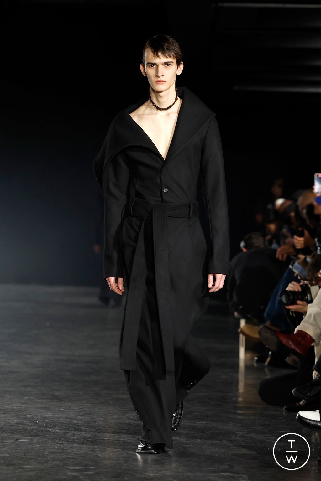 Fashion Week Paris Fall/Winter 2025 look 7 from the EGONlab collection menswear