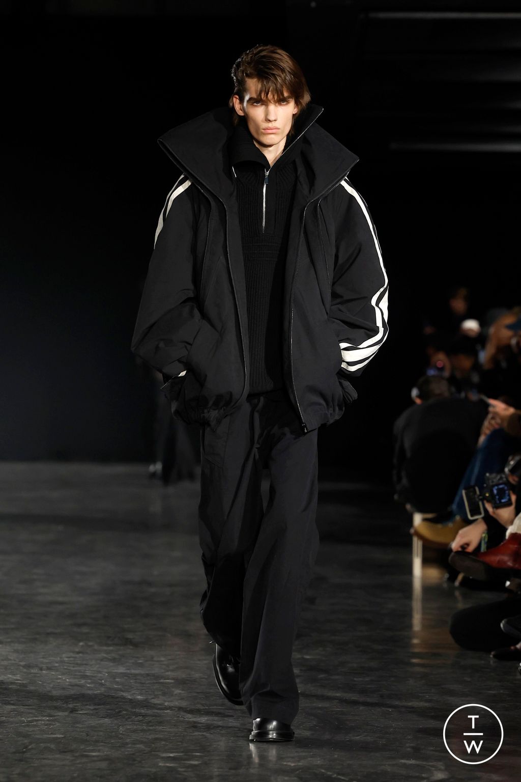 Fashion Week Paris Fall/Winter 2025 look 12 de la collection EGONlab menswear