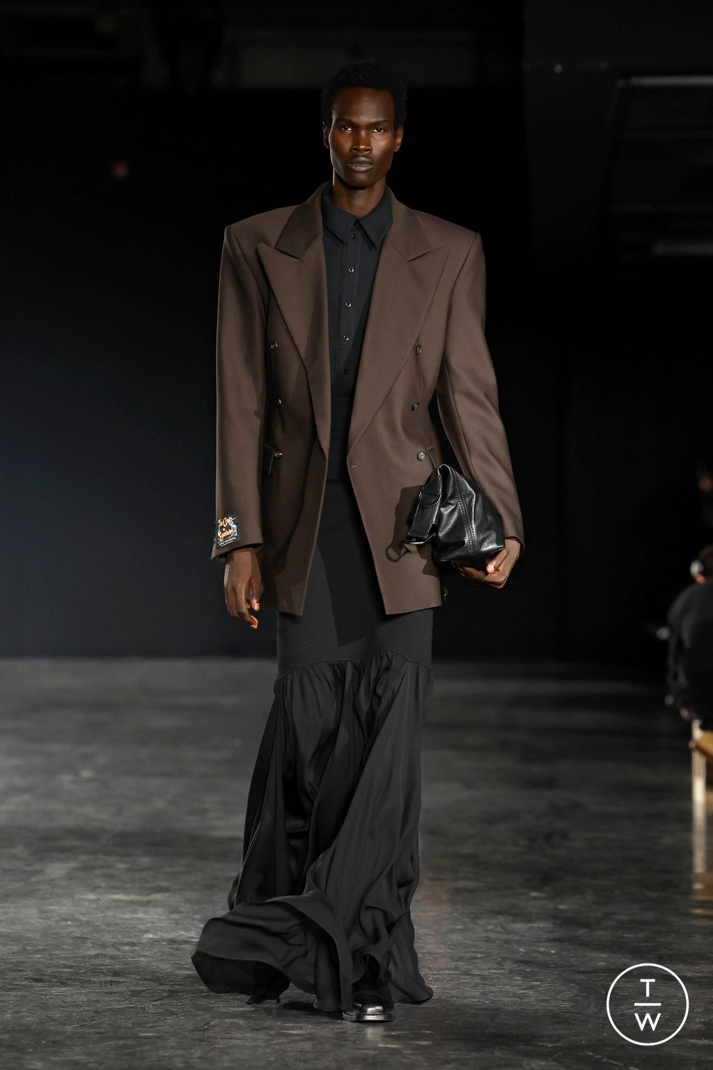 Fashion Week Paris Fall/Winter 2025 look 13 de la collection EGONlab menswear