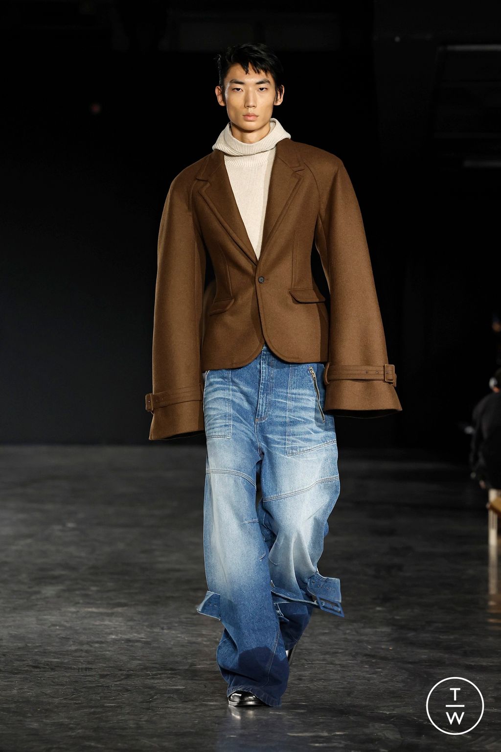 Fashion Week Paris Fall/Winter 2025 look 14 de la collection EGONlab menswear
