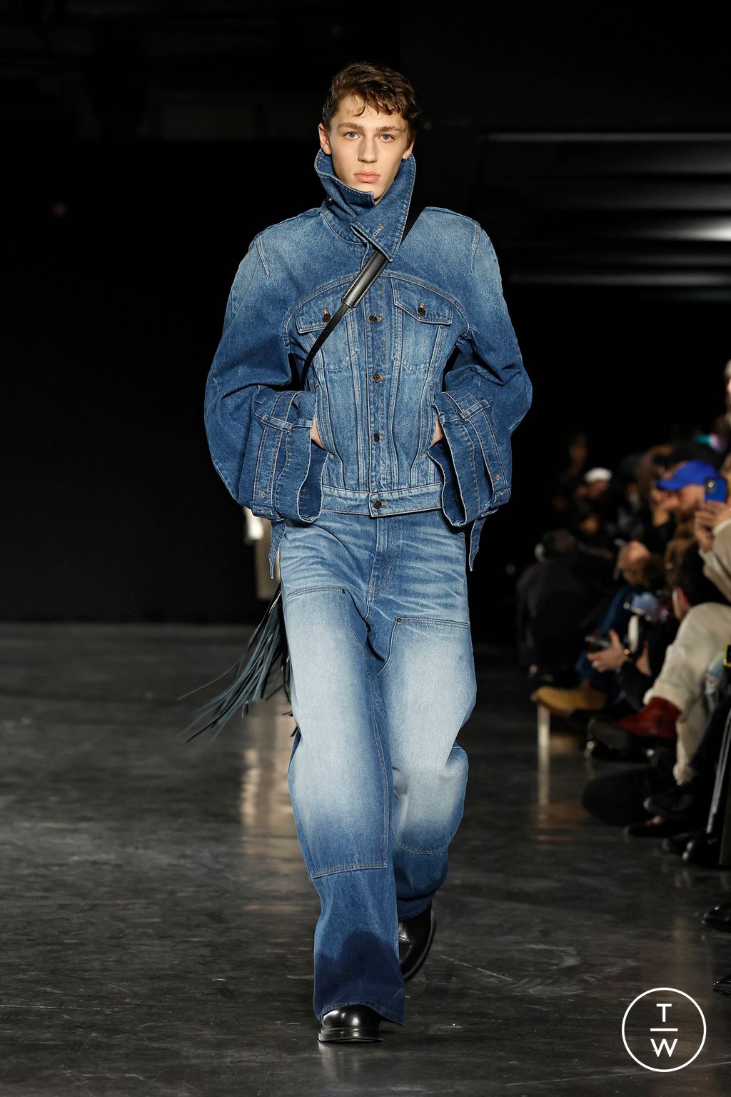 Fashion Week Paris Fall/Winter 2025 look 28 de la collection EGONlab menswear