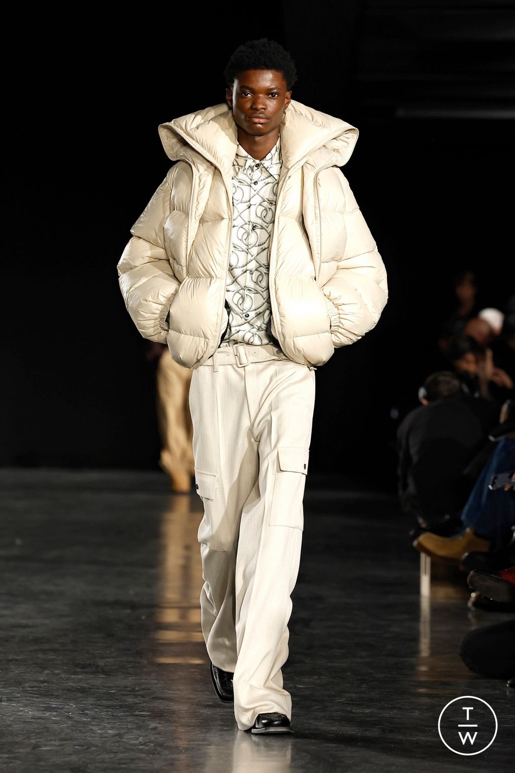 Fashion Week Paris Fall/Winter 2025 look 32 from the EGONlab collection menswear