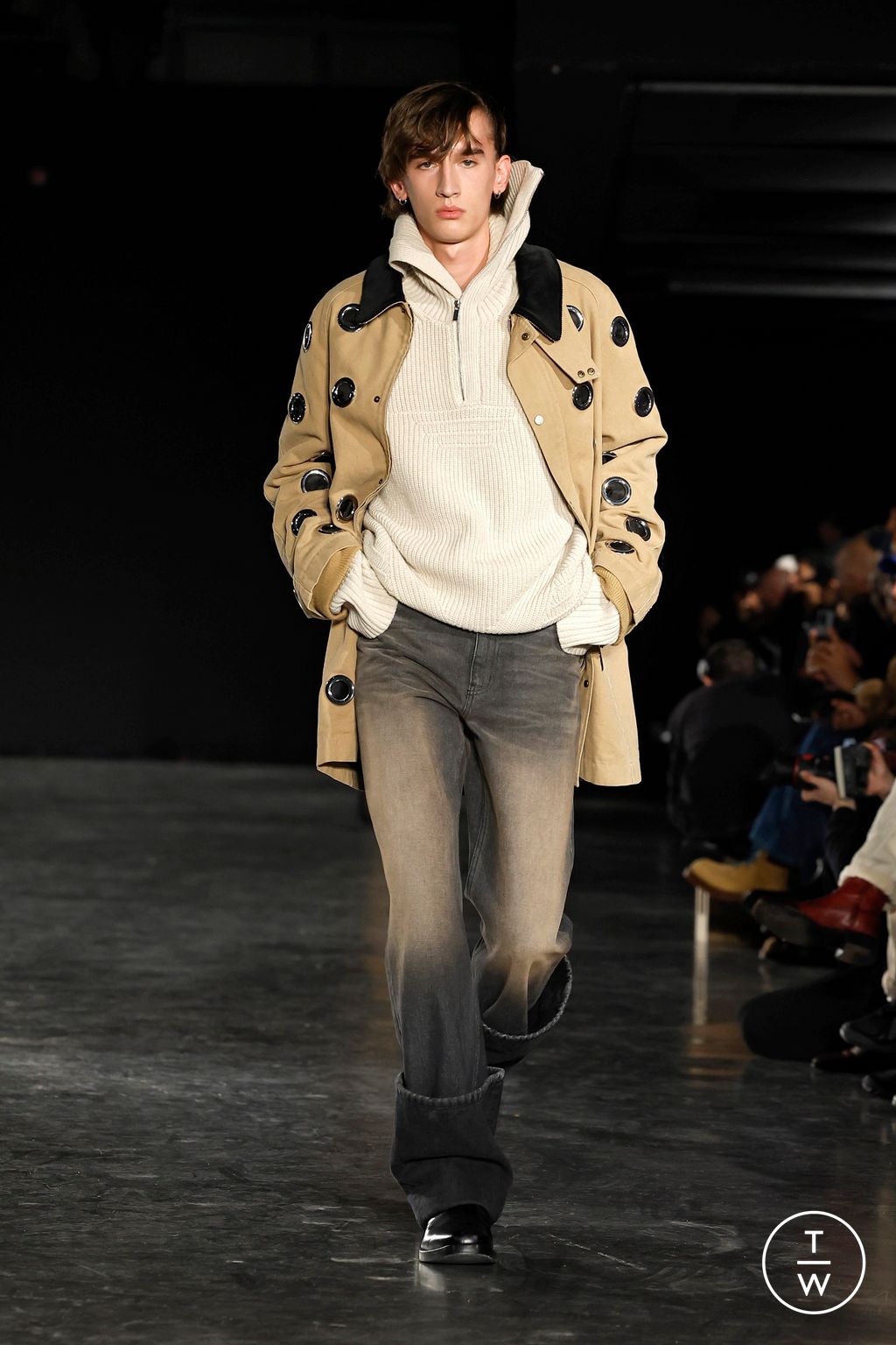 Fashion Week Paris Fall/Winter 2025 look 37 de la collection EGONlab menswear