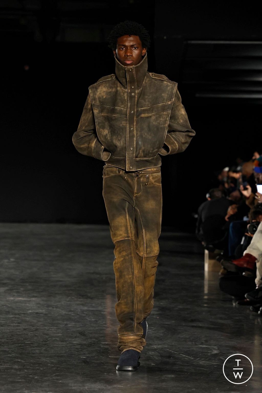 Fashion Week Paris Fall/Winter 2025 look 38 de la collection EGONlab menswear