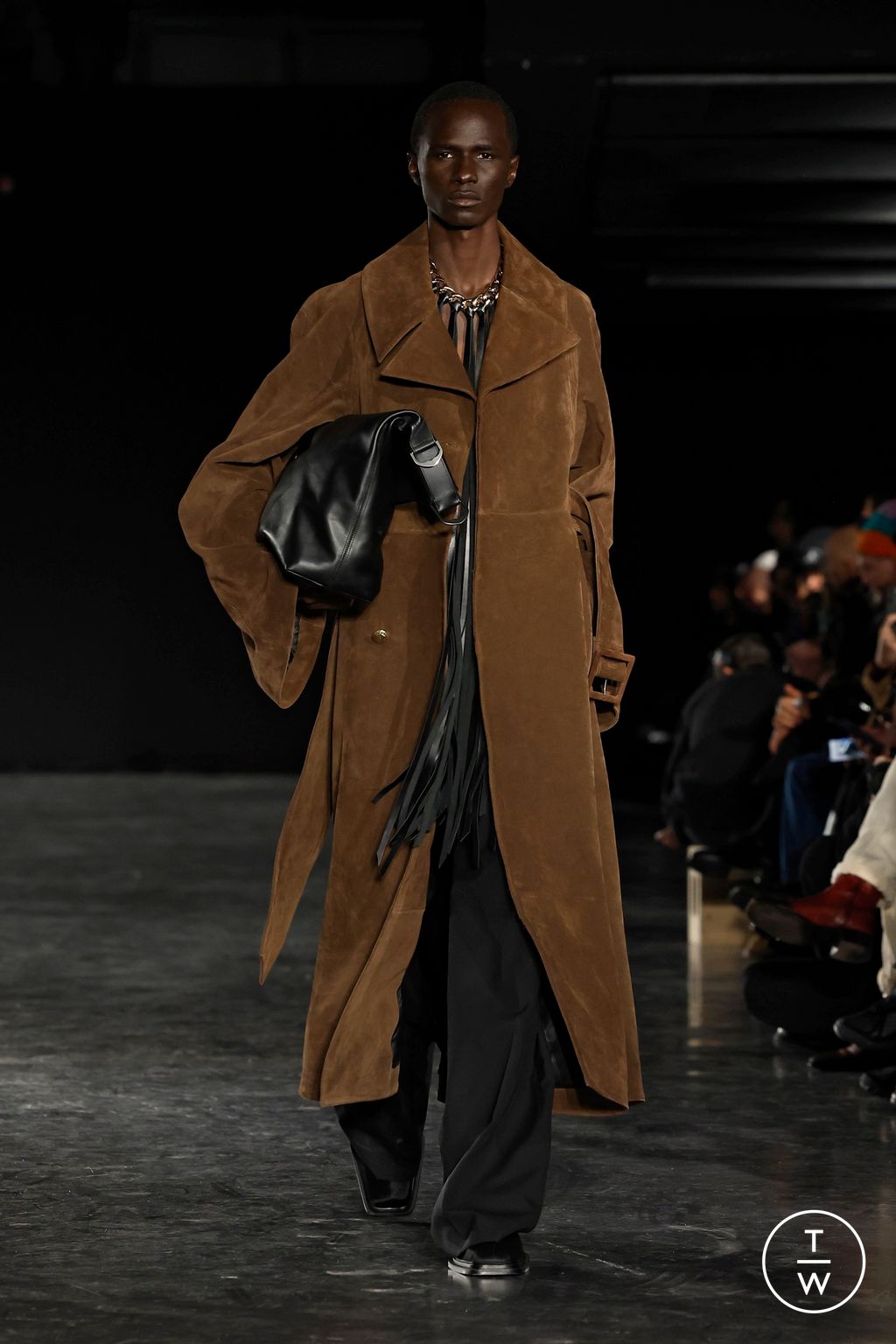 Fashion Week Paris Fall/Winter 2025 look 40 de la collection EGONlab menswear