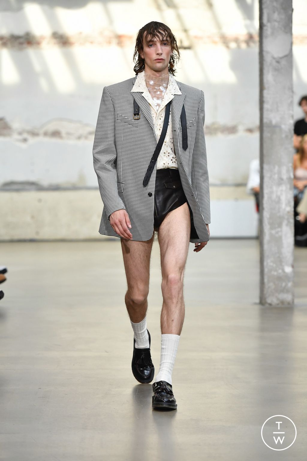 Fashion Week Paris Spring/Summer 2023 look 3 from the EGONlab collection 男装